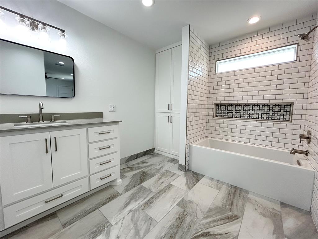 102 Colorado Street Sulphur Springs, TX 75482 - Photo 15 of 25 Spacious and private en-suite bathroom