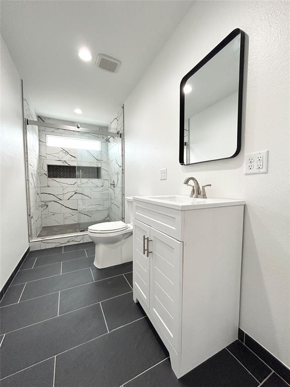 102 Colorado Street Sulphur Springs, TX 75482 - Photo 16 of 25 Guest bathroom