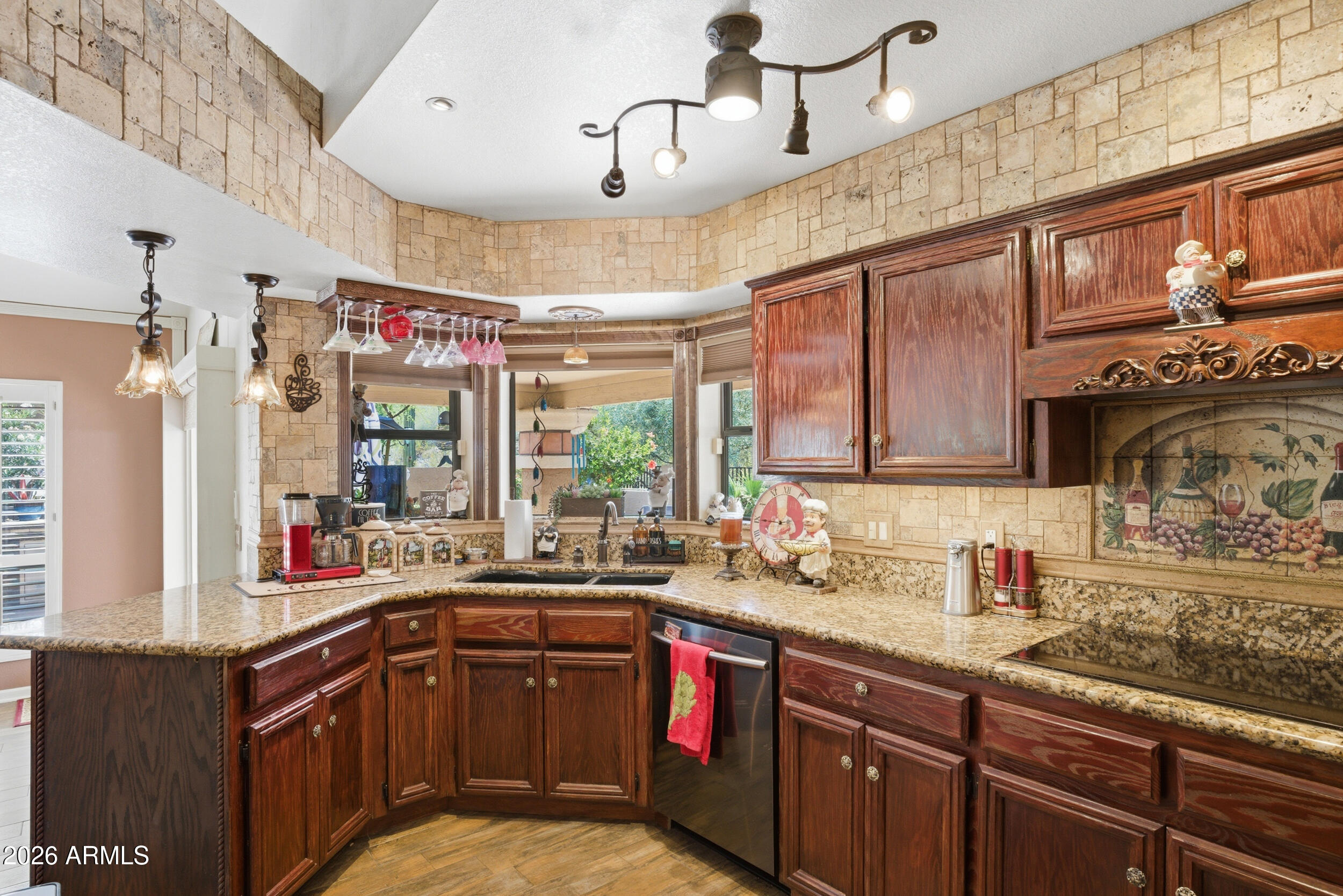 1036 East Shangri La Road Phoenix, AZ 85020 - Photo 12 of 58 Kitchen with Views