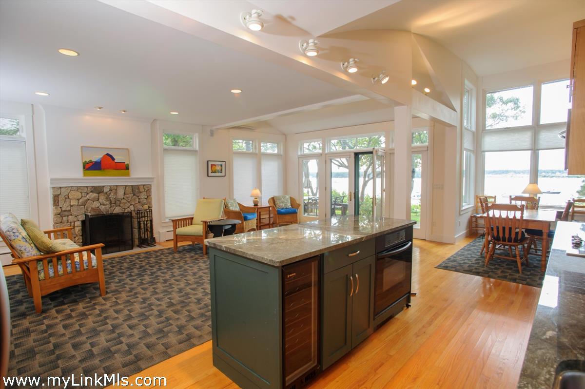 20 East Side Road Oak Bluffs, MA 02557 - Photo 9 of 17 Gallery Image 9