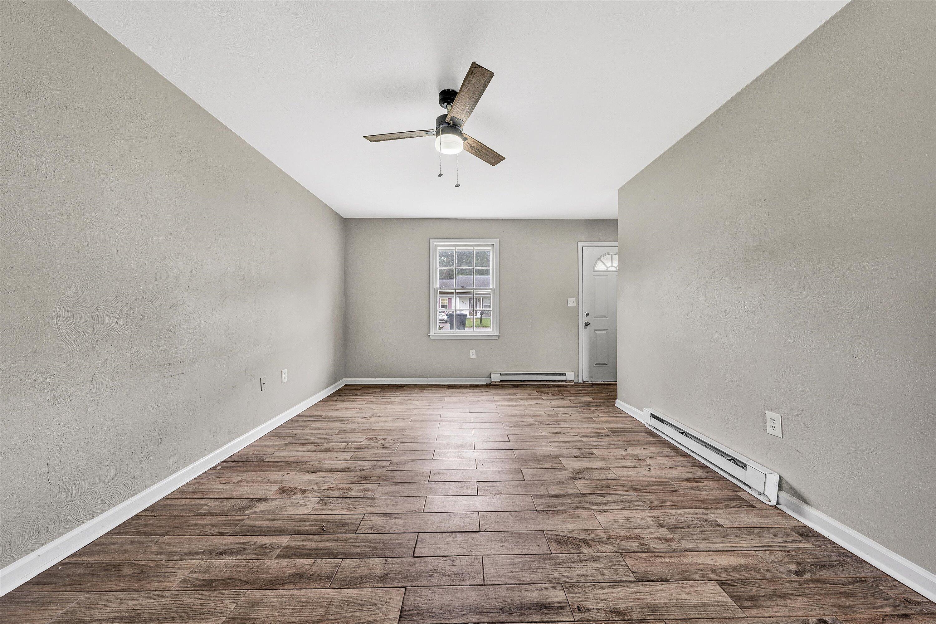 707 Bibb Street Northeast Roanoke, VA 24012 - Photo 6 of 24 06-DSC08682