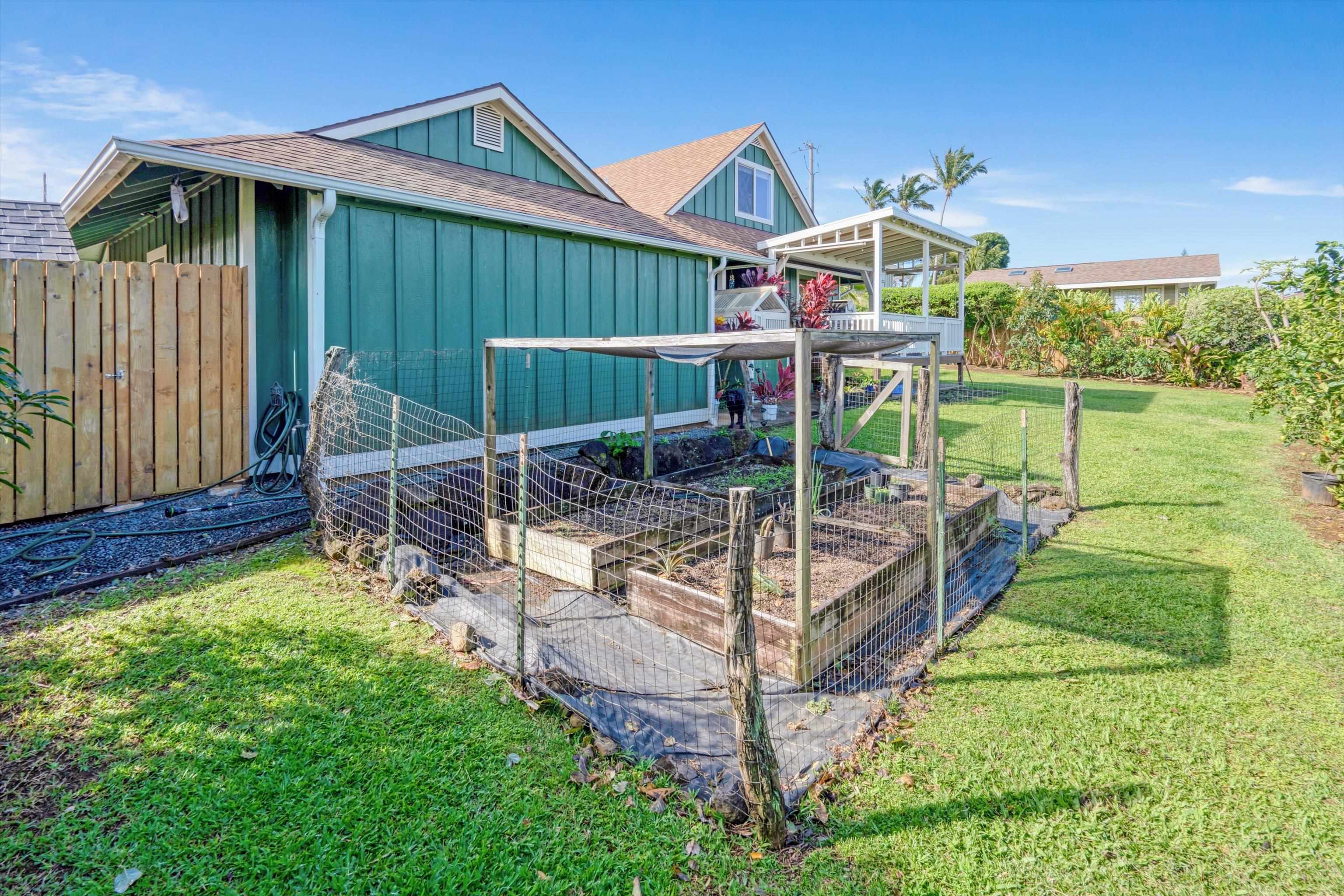 51 Kanoenoe Loop, Unit 19 Haiku, HI 96708 - Photo 36 of 50