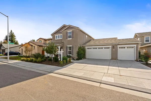 $695,000 | 6701 East Providence Avenue, Fresno, CA 93727