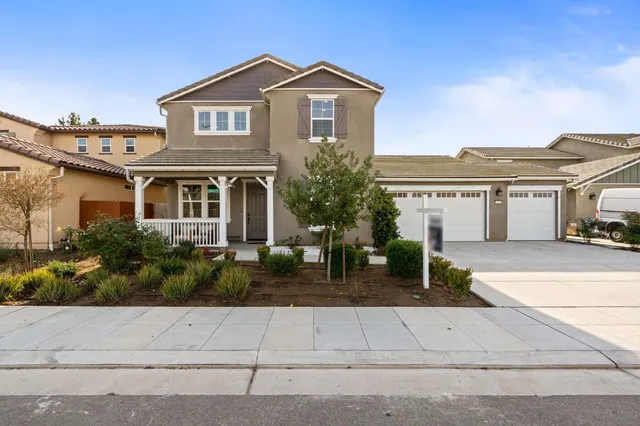 $695,000 | 6701 East Providence Avenue, Fresno, CA 93727