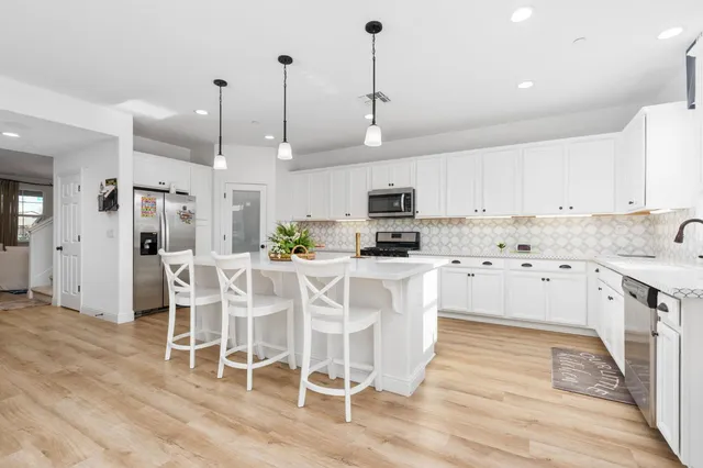 $695,000 | 6701 East Providence Avenue, Fresno, CA 93727