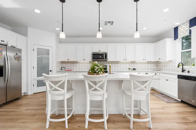 $695,000 | 6701 East Providence Avenue, Fresno, CA 93727