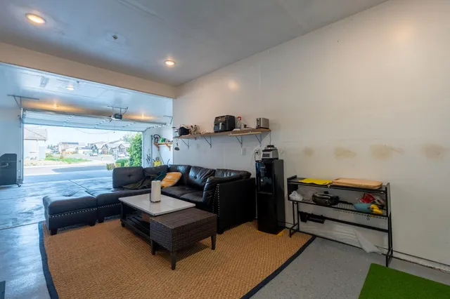 $695,000 | 6701 East Providence Avenue, Fresno, CA 93727