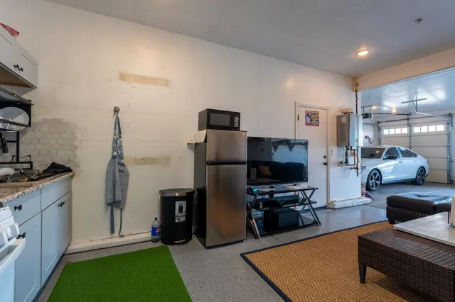 $695,000 | 6701 East Providence Avenue, Fresno, CA 93727