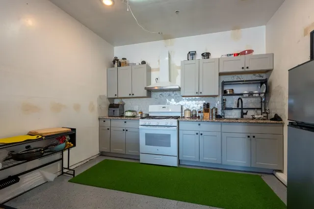 $695,000 | 6701 East Providence Avenue, Fresno, CA 93727