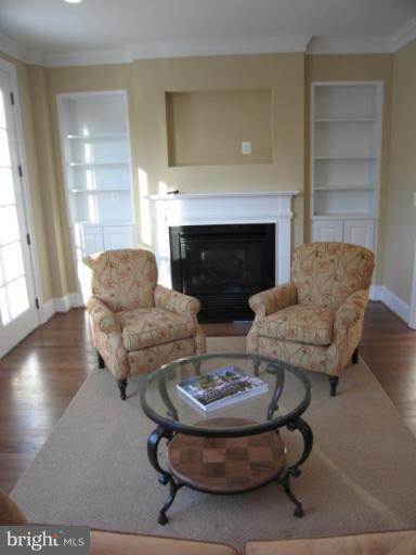 8922 Courts Way Silver Spring, MD 20910 - Photo 4 of 9 Living Room