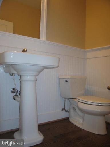 8922 Courts Way Silver Spring, MD 20910 - Photo 5 of 9 Bath #1