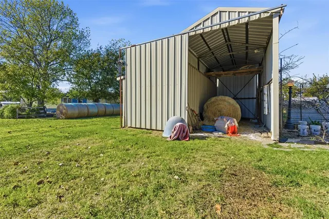 a view of outdoor space and garden