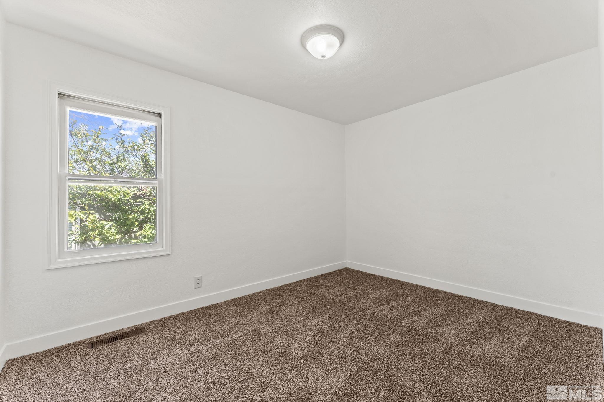 180 Bartlett Street Reno, NV 89512 - Photo 18 of 39 Photo 18