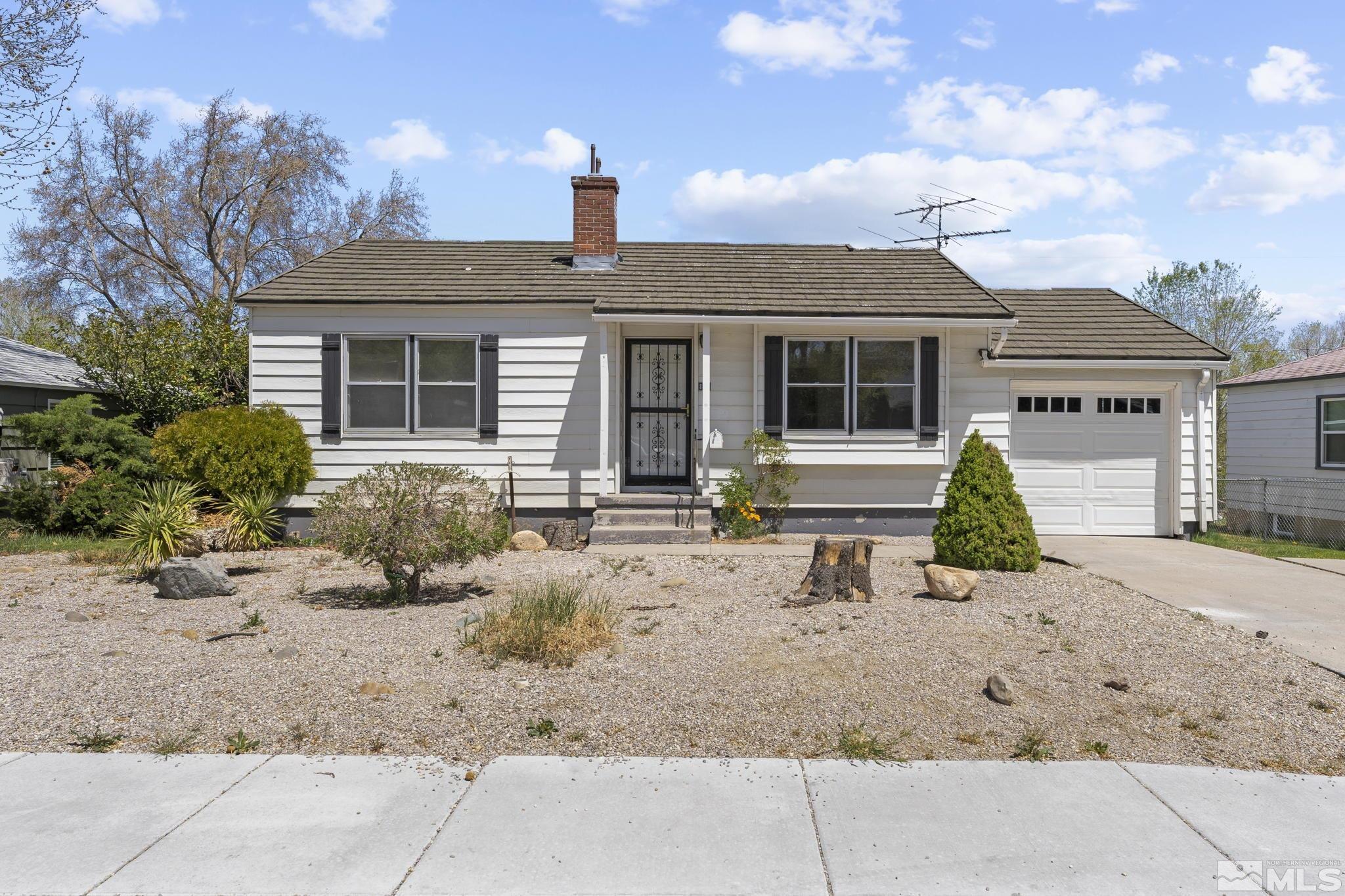 180 Bartlett Street Reno, NV 89512 - Photo 3 of 39 Photo 3