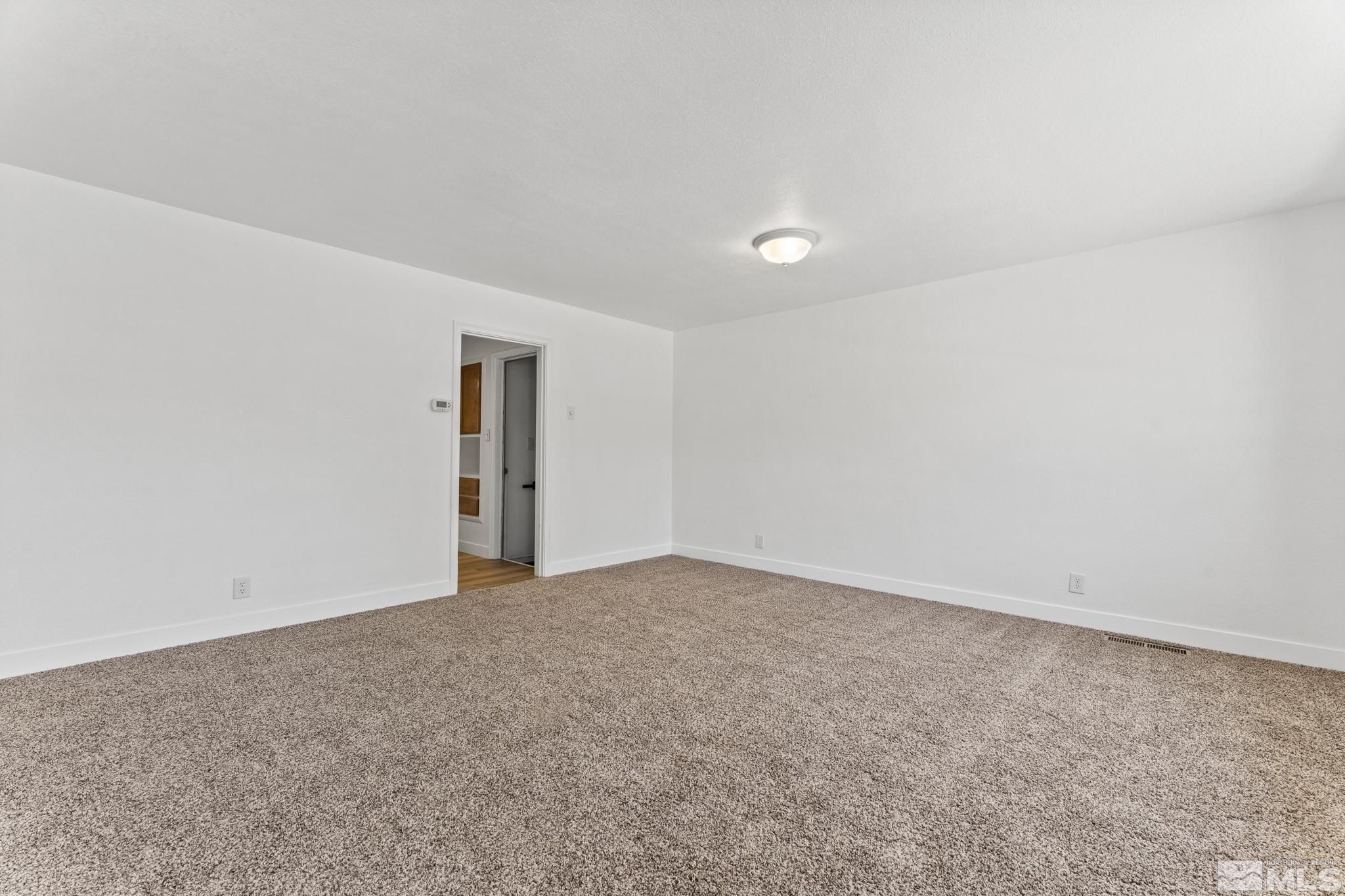180 Bartlett Street Reno, NV 89512 - Photo 7 of 39 Photo 7