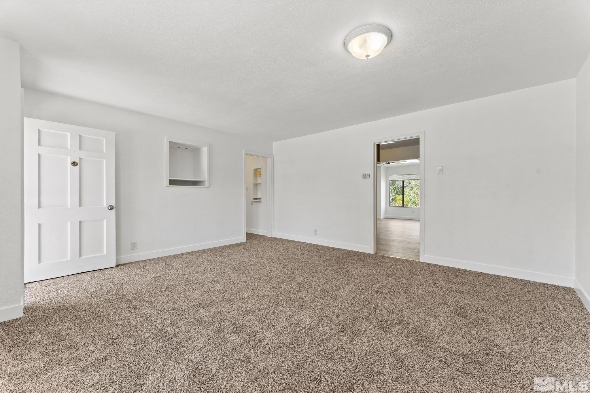 180 Bartlett Street Reno, NV 89512 - Photo 8 of 39 Photo 8