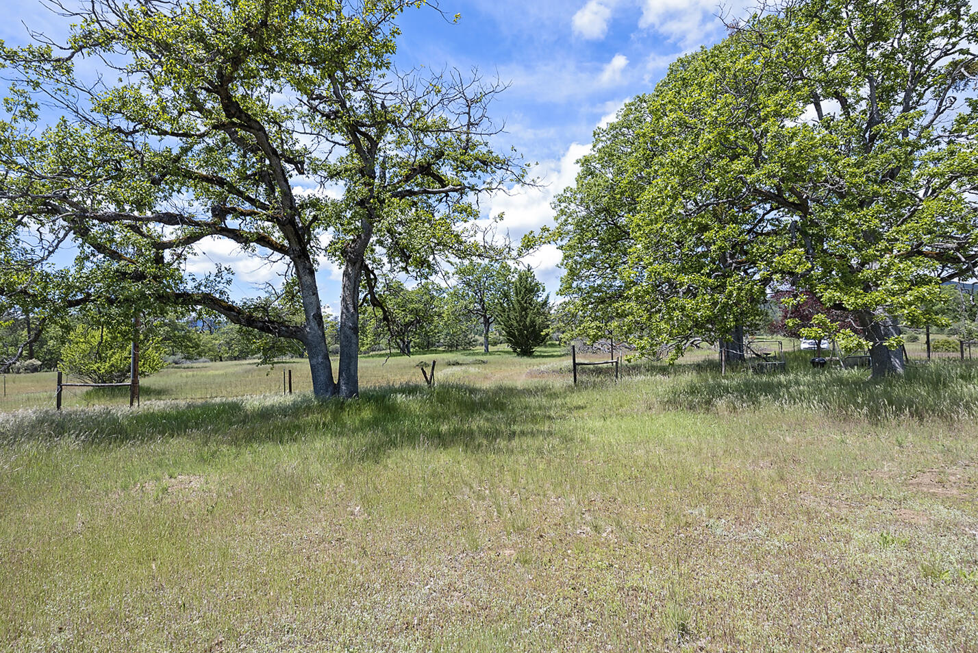 13084 Perry Road White City, OR 97503 - Photo 3 of 22 Perry Rd_027 copy