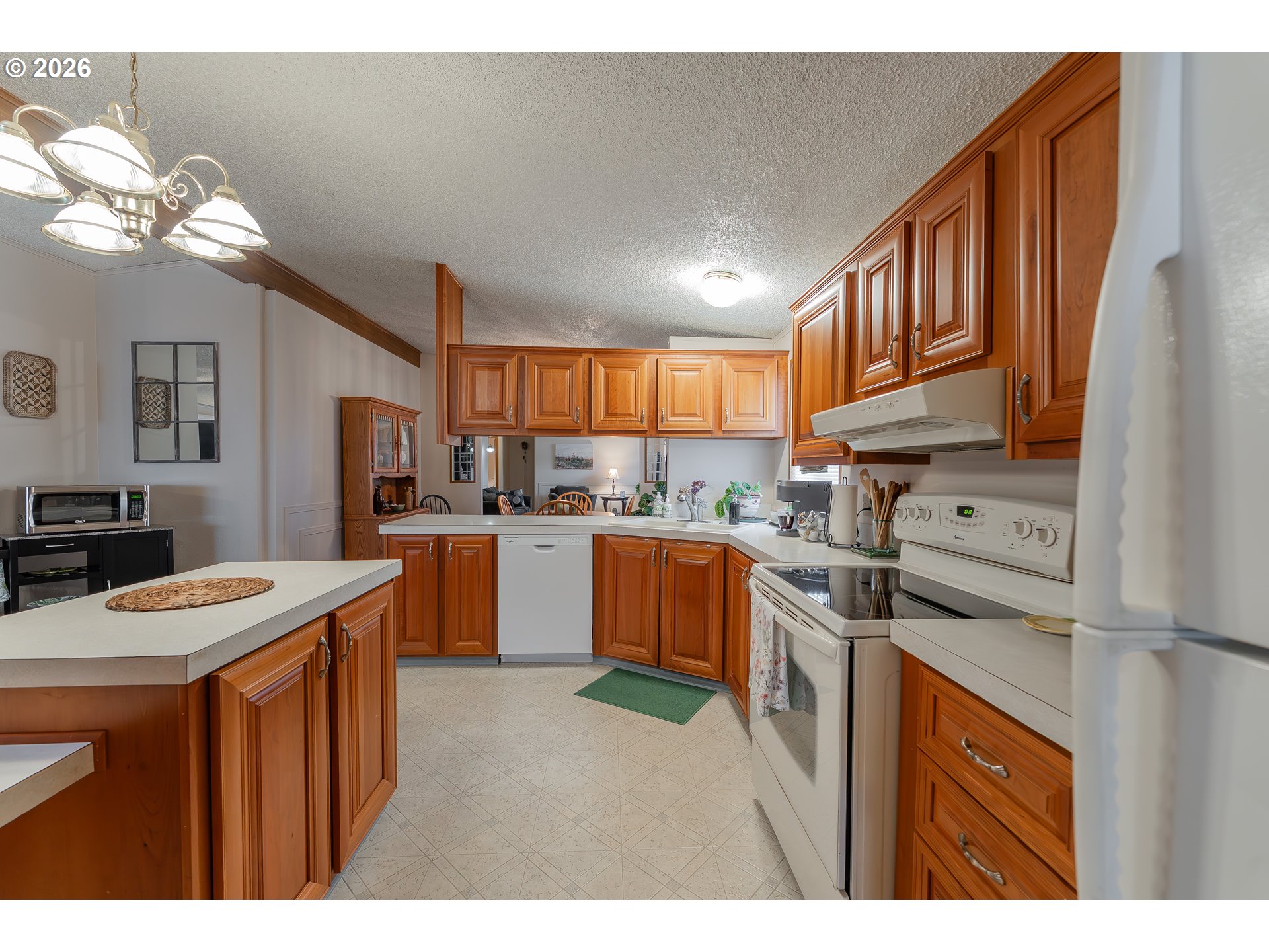 623 Shadow Ranch Lane Roseburg, OR 97470 - Photo 13 of 31 Kitchen