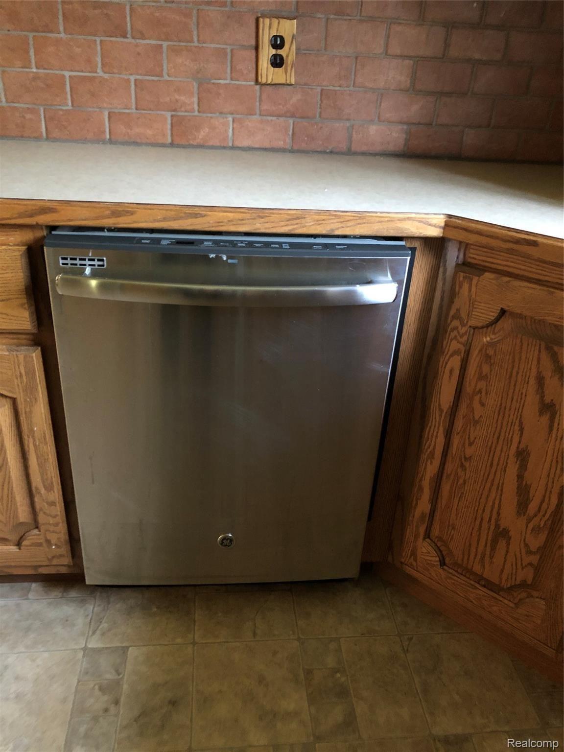 5664 Secord Lake Road Dryden, MI 48428 - Photo 29 of 48 STAINLESS DISHWASHER