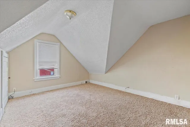 $99,000 | 1045-1047 12th Street, Rock Island, IL 61201