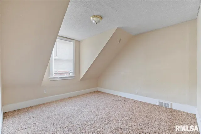 $99,000 | 1045-1047 12th Street, Rock Island, IL 61201