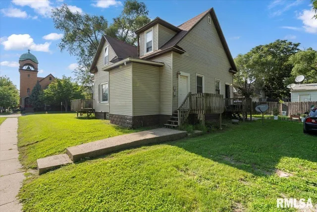 $99,000 | 1045-1047 12th Street, Rock Island, IL 61201