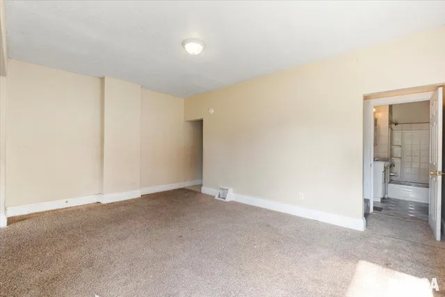 $99,000 | 1045-1047 12th Street, Rock Island, IL 61201