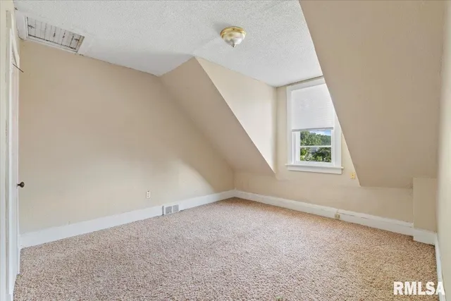 $99,000 | 1045-1047 12th Street, Rock Island, IL 61201