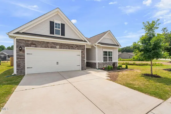 $385,000 | 1300 London Mdw Way, Fuquay-Varina, NC 27526