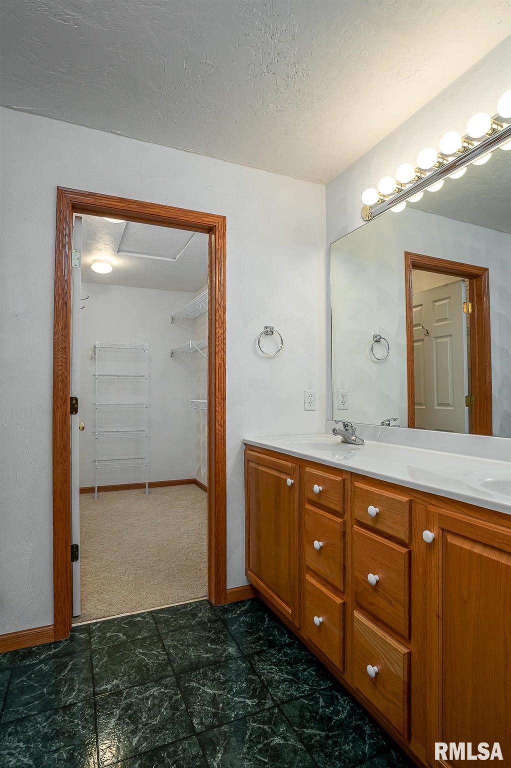 5391 Red Fox Road Bettendorf, IA 52722 - Photo 14 of 17