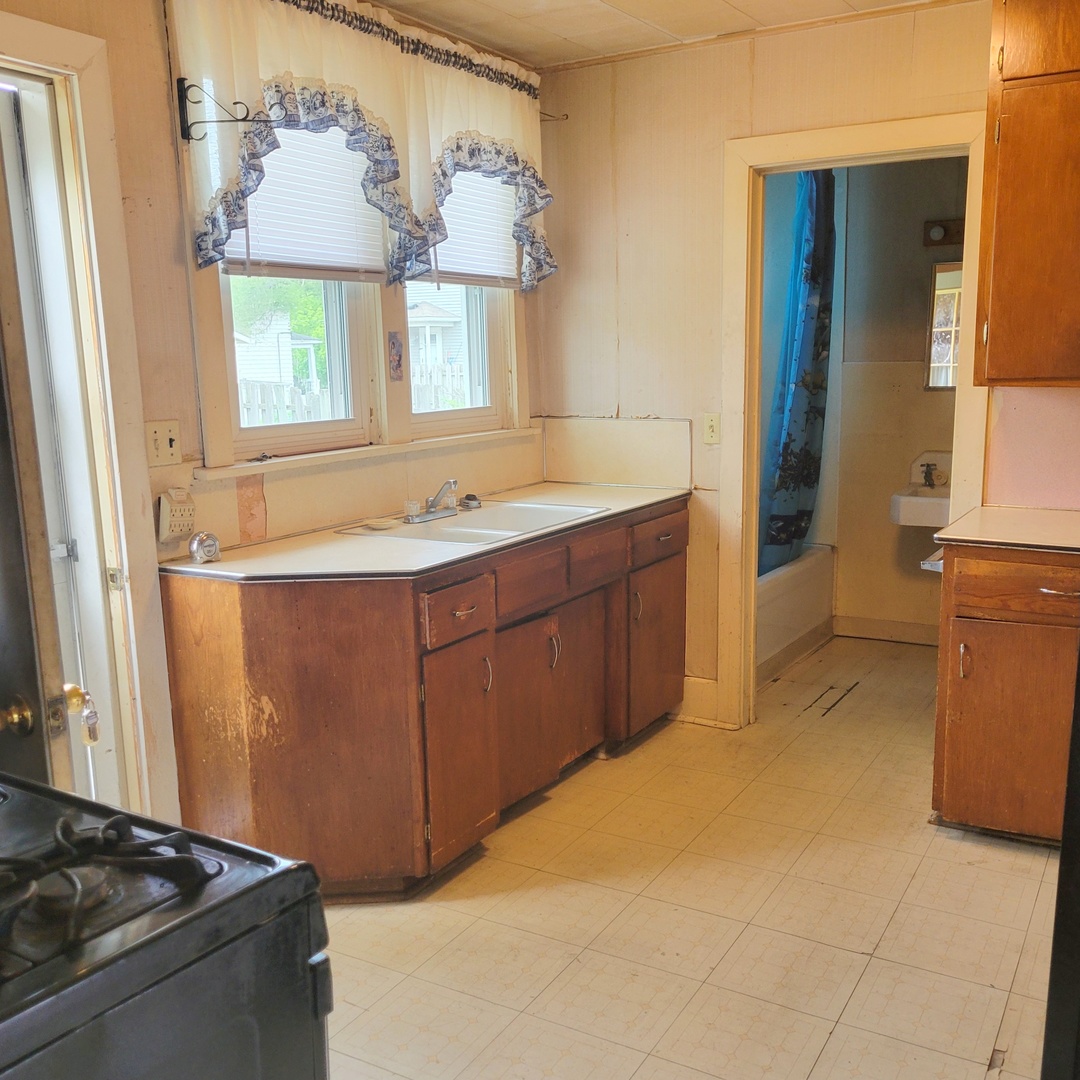 1415 18th Street Moline, IL 61265 - Photo 4 of 20