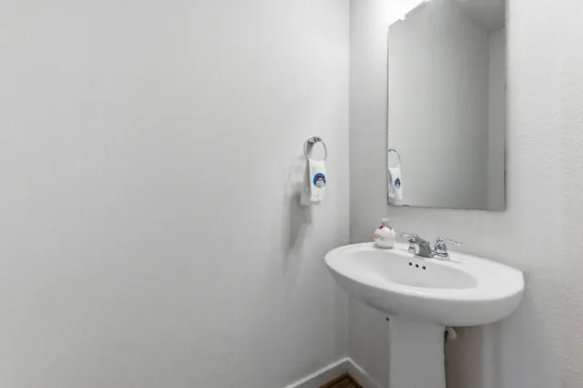 $2,200 | 159 Threshing Road, Unit A, Buda, TX 78610