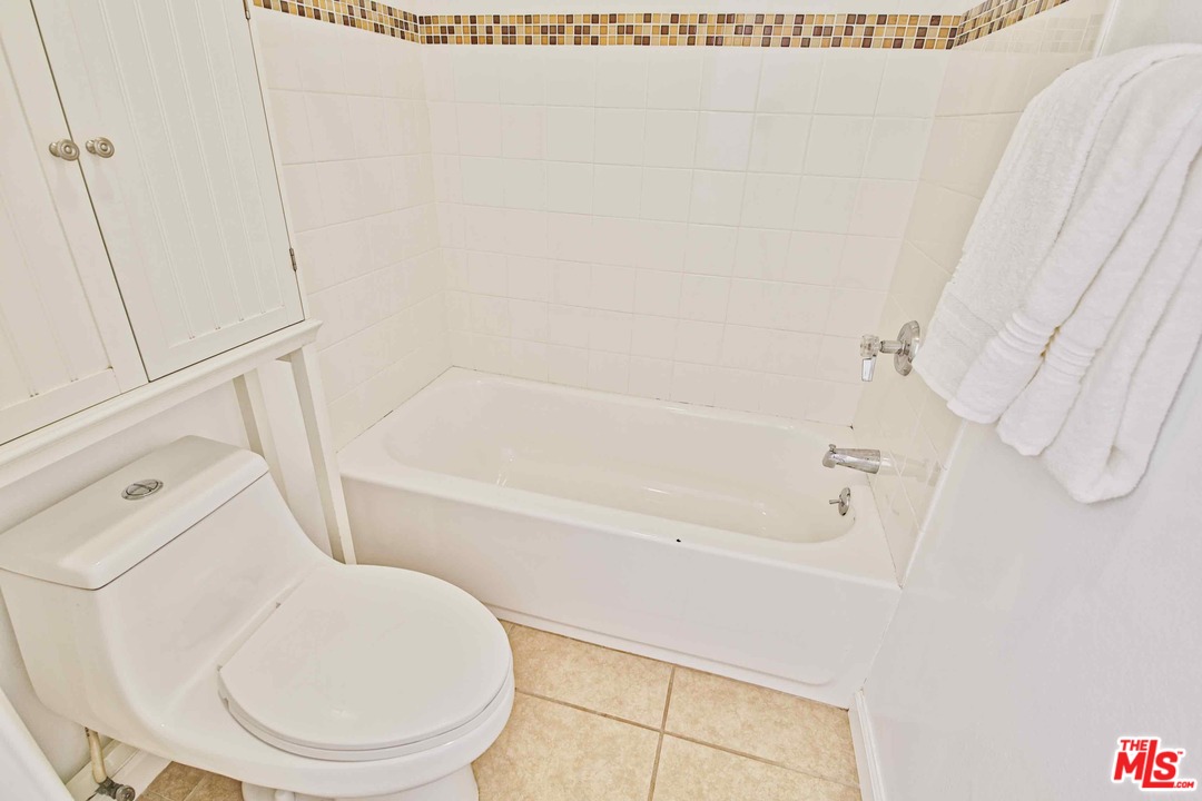 5301 Raintree Circle Culver City, CA 90230 - Photo 12 of 26