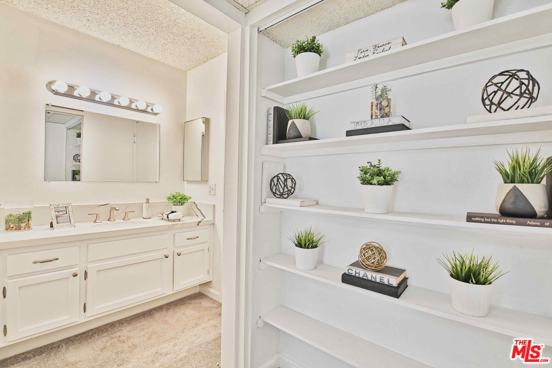 5301 Raintree Circle Culver City, CA 90230 - Photo 10 of 26