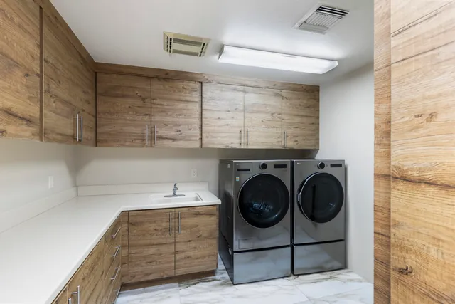 a view of a yard with furniture