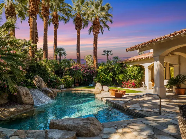 a view of house with outdoor seating space