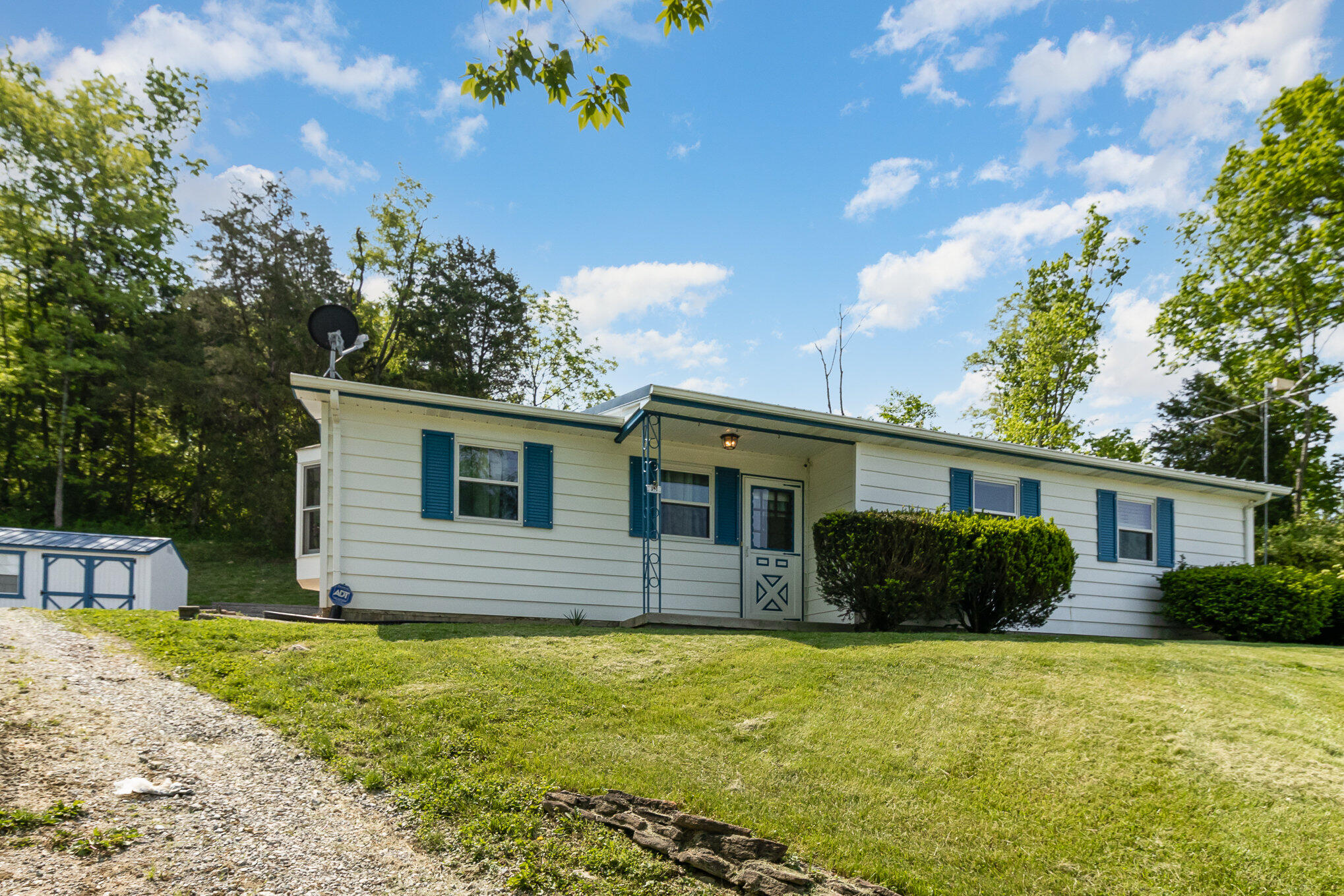 7095 4 Mile Road Melbourne, KY 41059 - Photo 4 of 30 Gallery Image 4