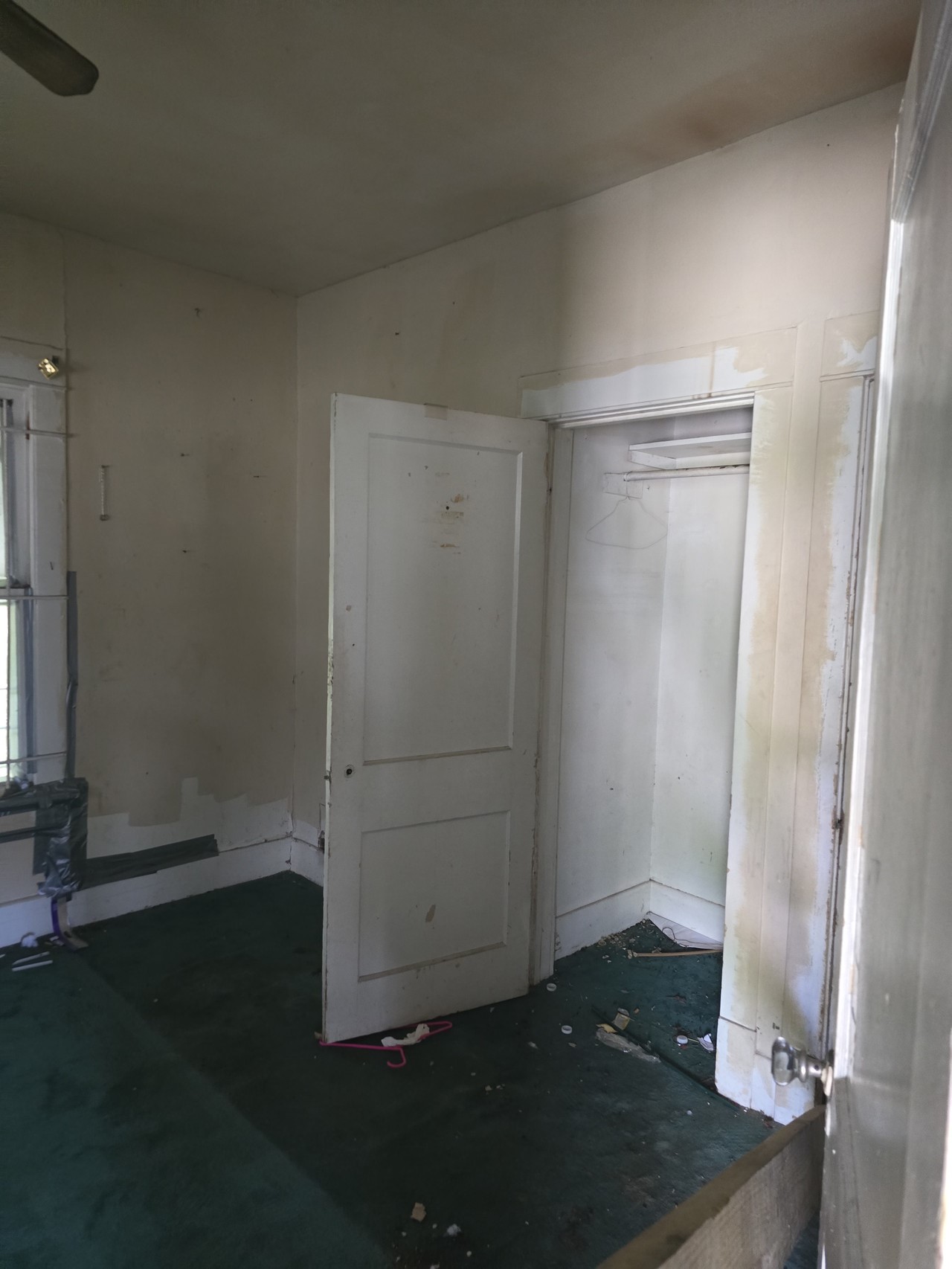 2305 Elysian Street Houston, TX 77026 - Photo 11 of 12 an empty room