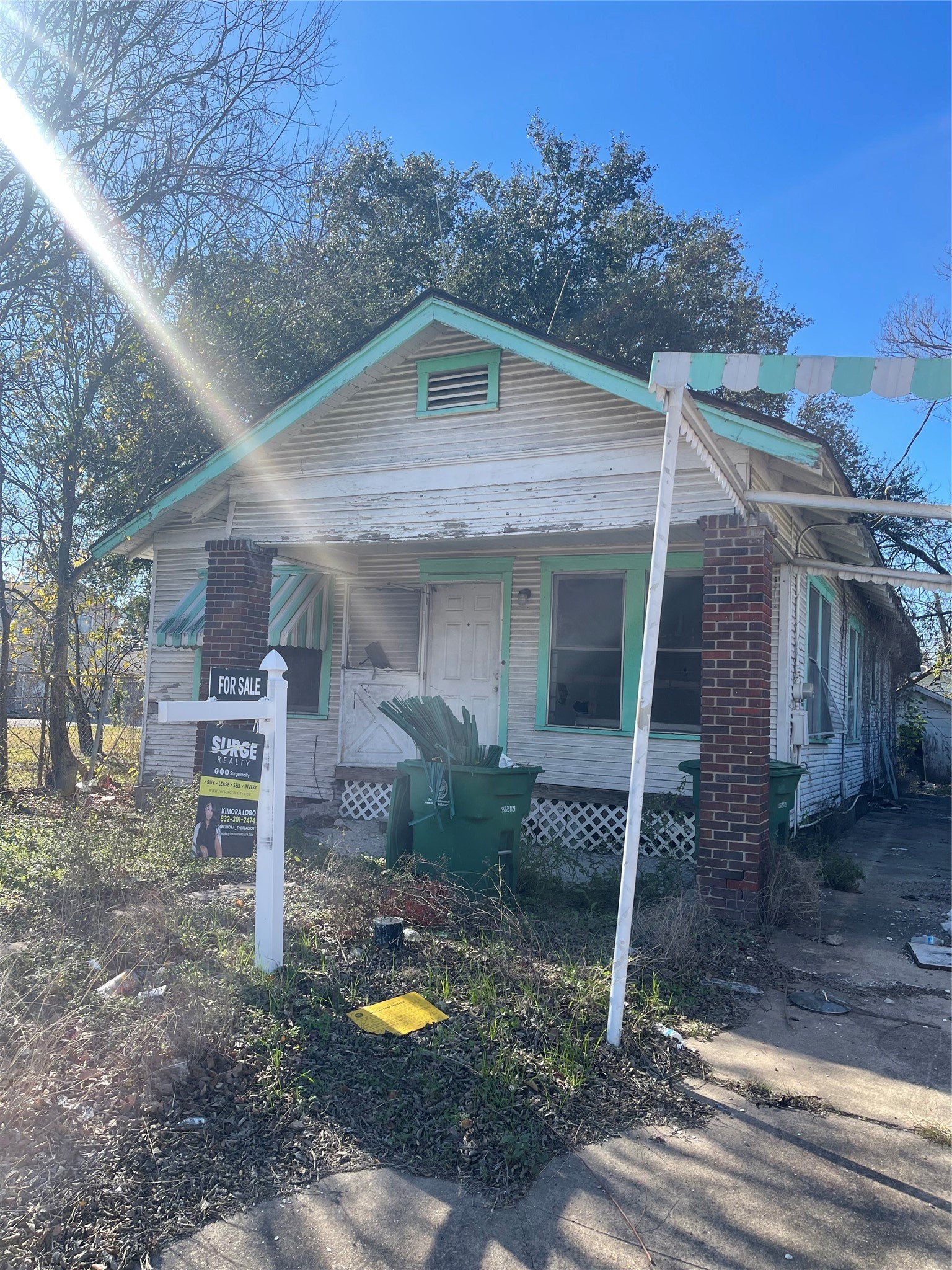 2305 Elysian Street Houston, TX 77026 - Photo 2 of 12 a view of a house with a yard