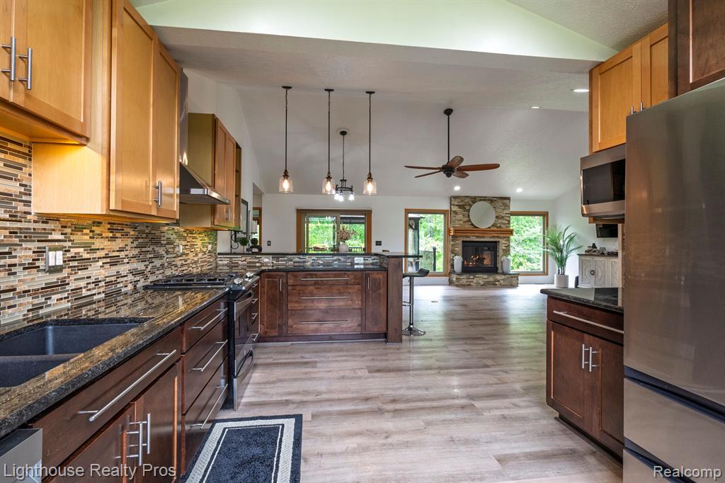 2363 Sundance Ridge Howell, MI 48843 - Photo 15 of 45