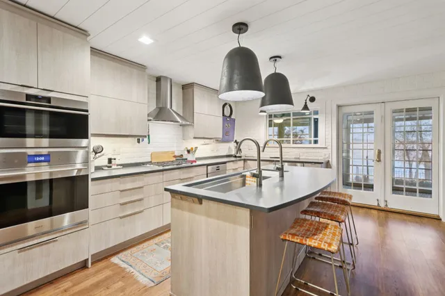 $1,367,000 | N4296 Alpine Village Lane, Cambridge, WI 53523