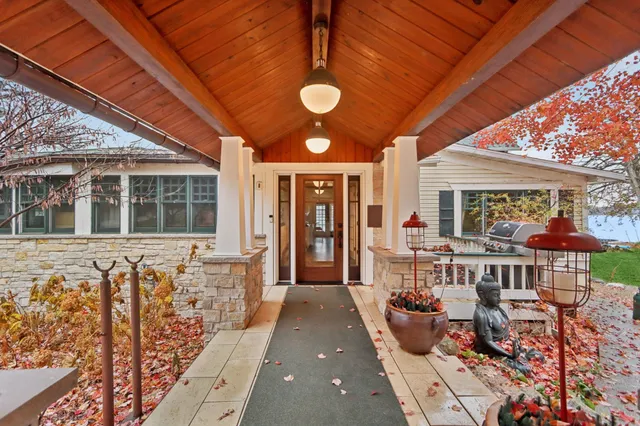 $1,367,000 | N4296 Alpine Village Lane, Cambridge, WI 53523