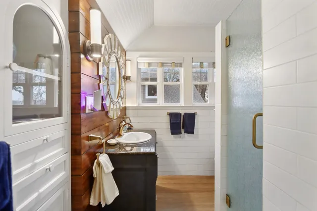 $1,367,000 | N4296 Alpine Village Lane, Cambridge, WI 53523