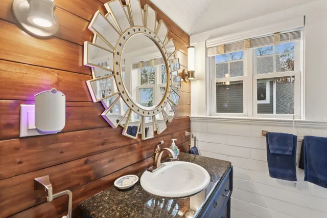 $1,367,000 | N4296 Alpine Village Lane, Cambridge, WI 53523