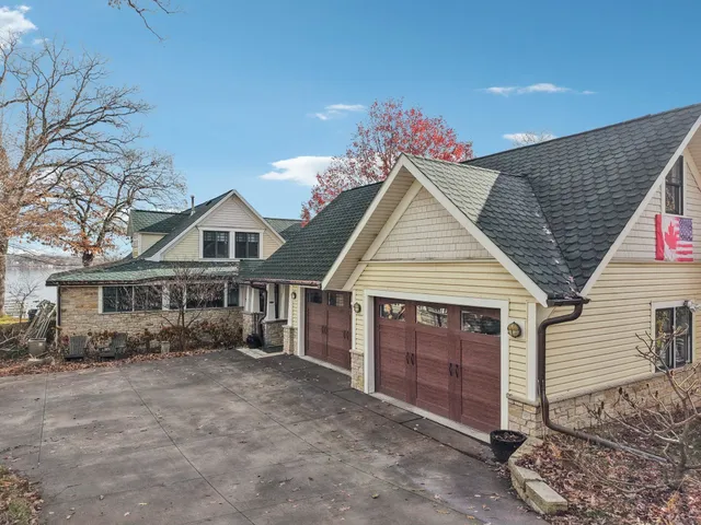 $1,367,000 | N4296 Alpine Village Lane, Cambridge, WI 53523