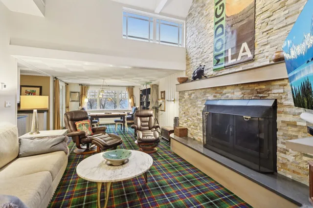 $1,367,000 | N4296 Alpine Village Lane, Cambridge, WI 53523