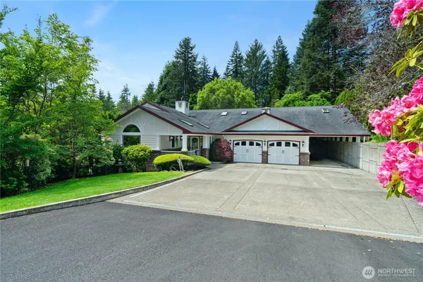$1,490,000 | 115 Reynvaan Drive, Aberdeen, WA 98520
