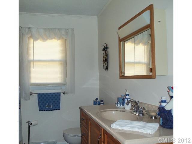 2217 Brookwood Road Lincolnton, NC 28092 - Photo 11 of 16 Gallery Image 11