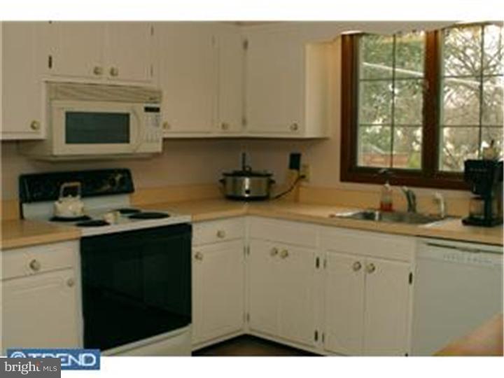 10 Brandywine Road Laurel Springs, NJ 08021 - Photo 3 of 12 Kitchen