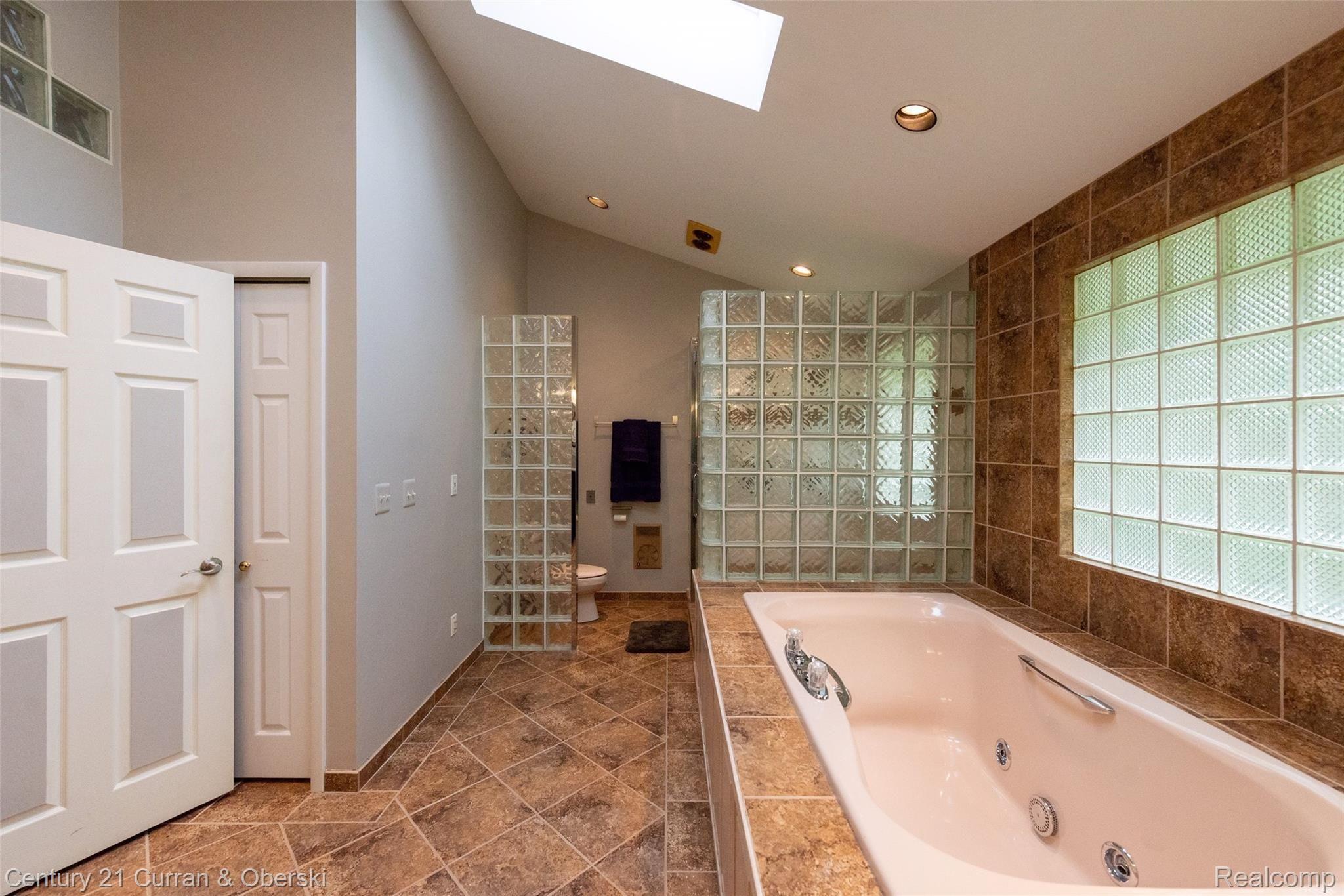 3011 Bamlet Road Royal Oak, MI 48073 - Photo 46 of 59 Skylight brings in natural light